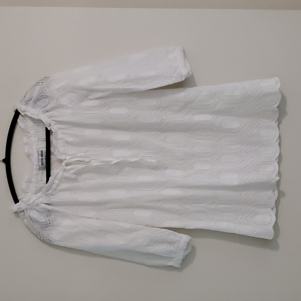 Skirting Around white eyelet blouse. Sz 0
